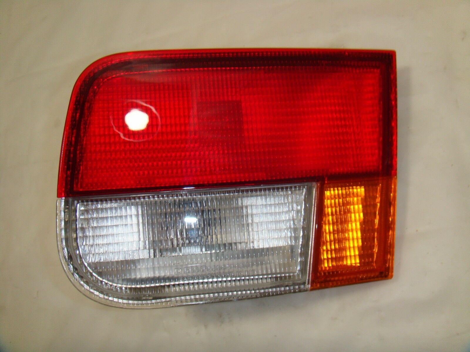 Feu de coffre côté passager pour Honda Civic Coupé 1996-1998, HO2801143