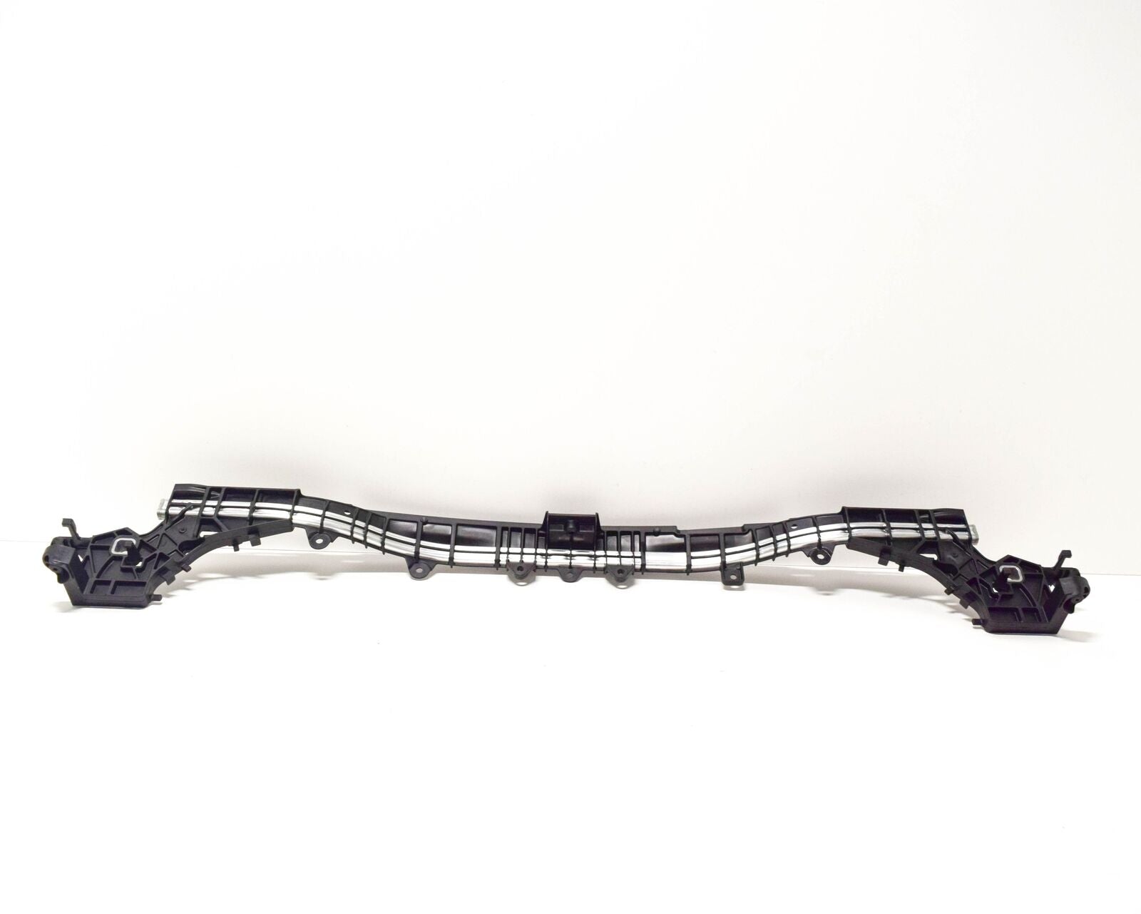 Support supérieur de radiateur Mercedes C300 2015-2016 à boulonner, MB1225199 - Hunt Parts