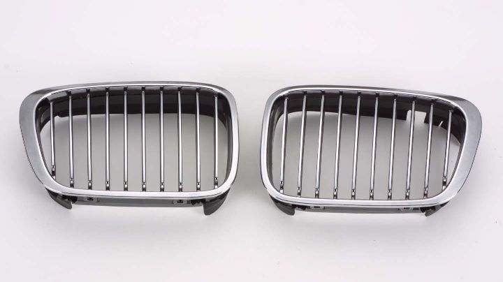 Calandre côté conducteur BMW Série 3 Berline 1999-2001, chromée/noire - Hunt Parts