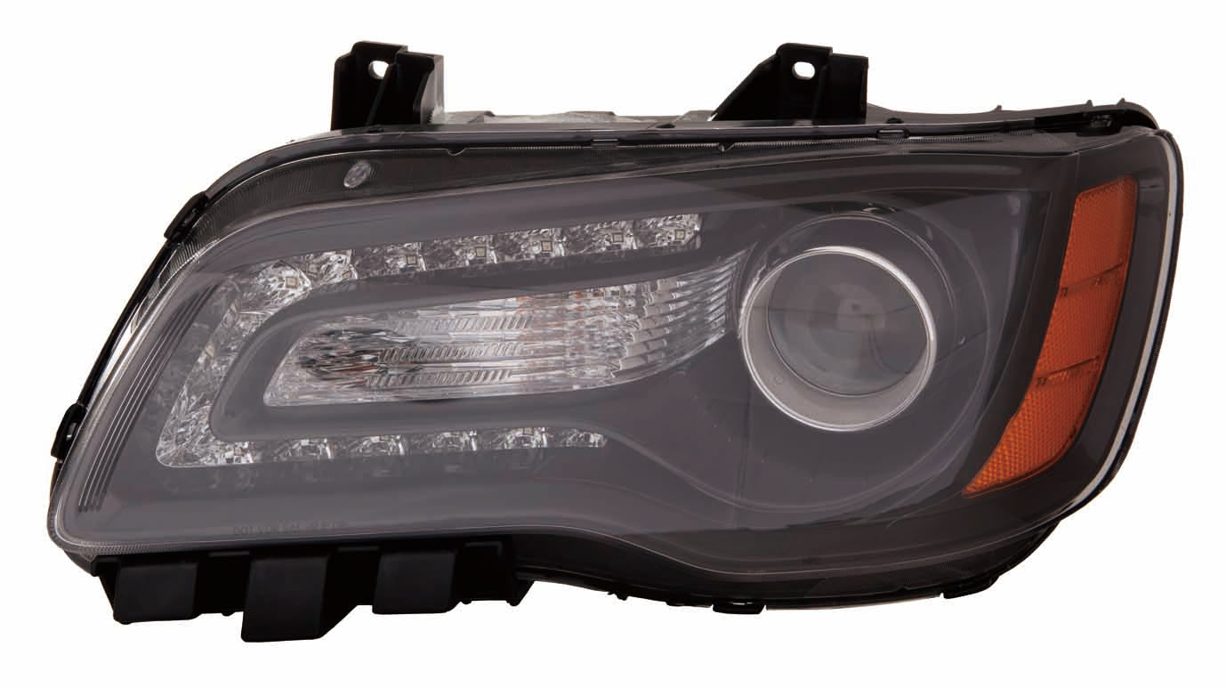 Phare avant côté conducteur Chrysler 300 2012-2014 halogène, enjoliveur noir, CH2502235C - Hunt Parts