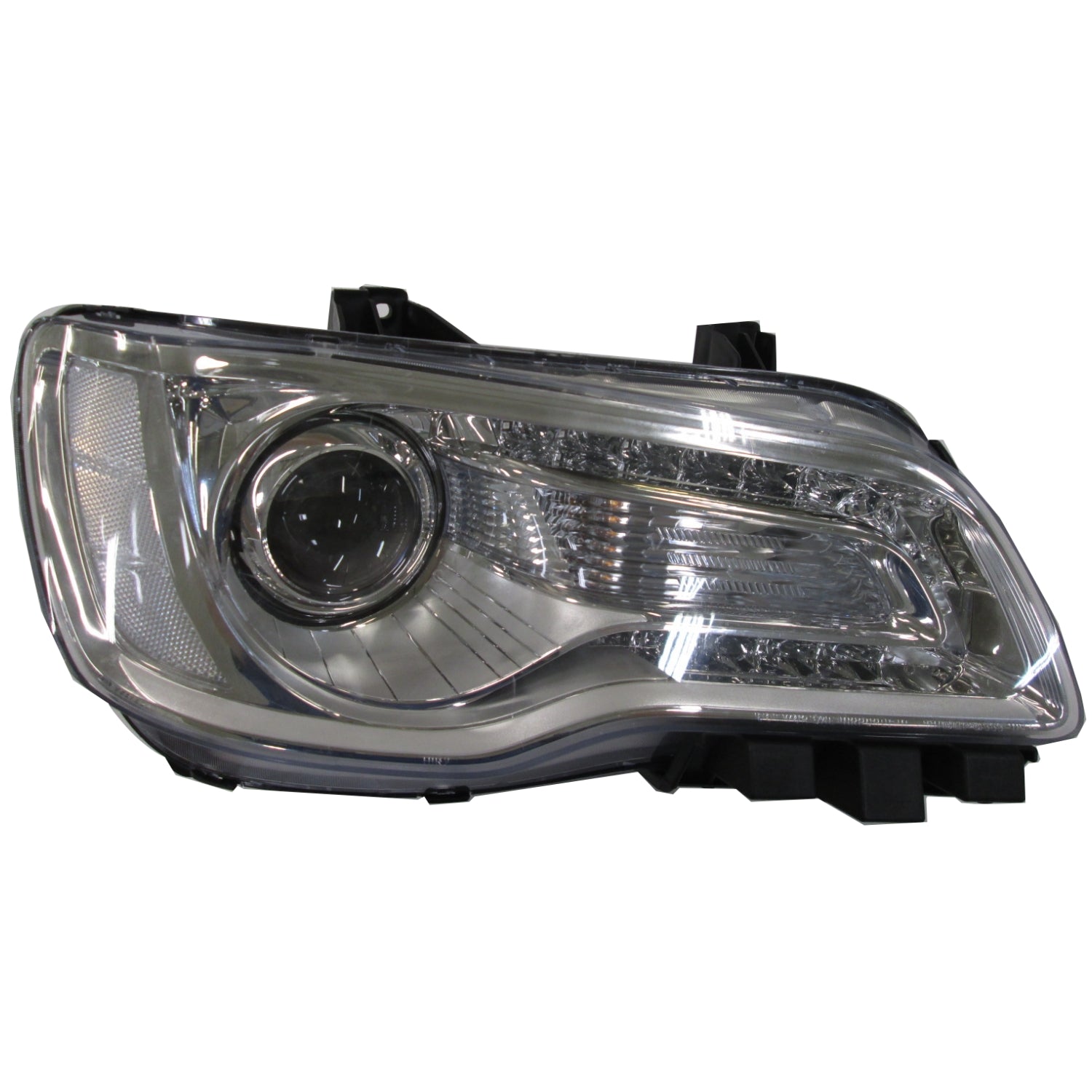 Phare avant côté passager Chrysler 300 2015-2017 halogène, enjoliveur chromé, CH2503268C - Hunt Parts