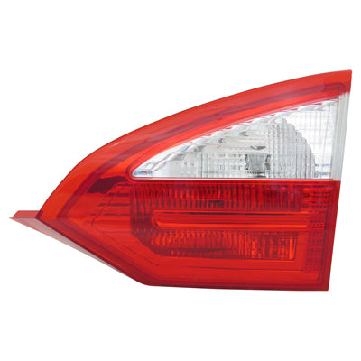Feu de coffre côté passager pour Ford Fiesta Berline 2014-2019 (feu de recul) Capa, Fo2803109C - Hunt Parts
