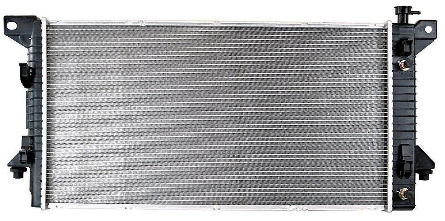 Radiateur pour Ford F250 2009 (13099) 4.6L/5.4L V8 avec refroidissement renforcé (Navigator avec attelage), FO3010288