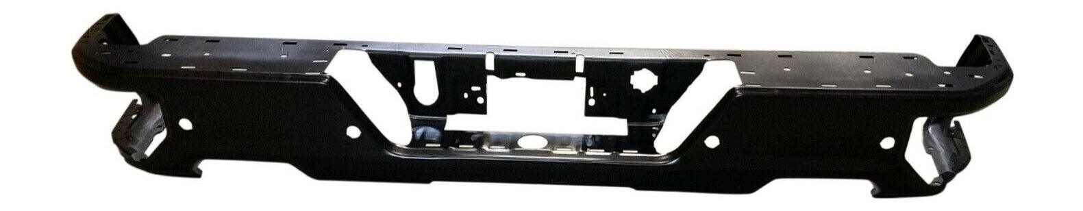 Pare-chocs arrière pour Chevrolet Silverado 1500 (2019-2025), référence GM1102572