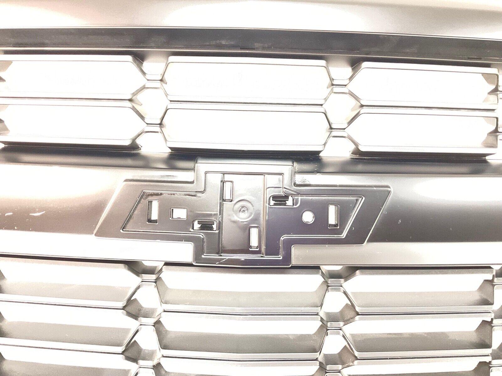 Calandre Chevrolet Silverado 1500 2016-2019 Gris foncé mat avec moulure chromée, GM1200753