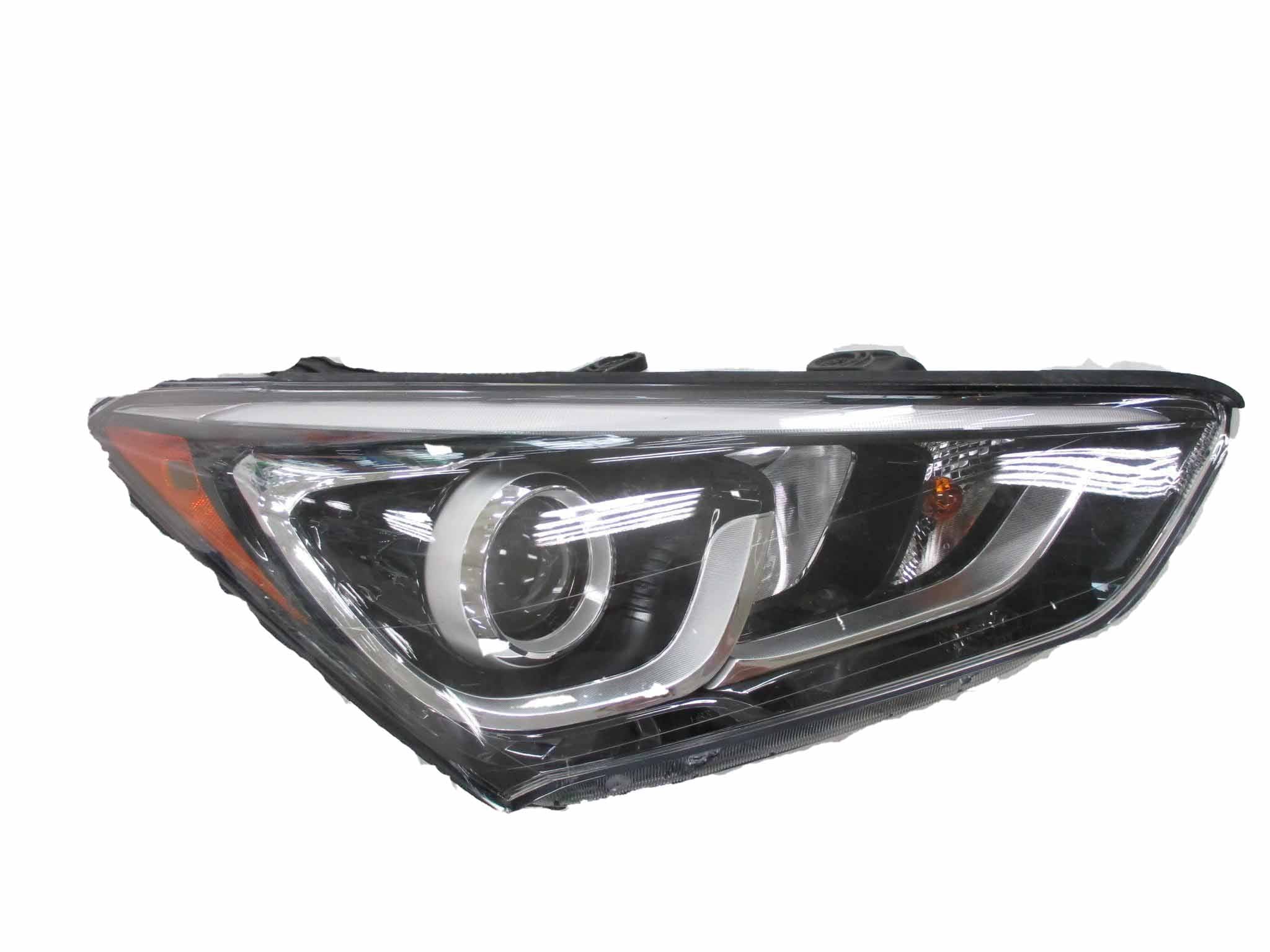 Phare avant côté passager pour Hyundai Santa Fe Sport 2013-2018, modèle Sport halogène, type projecteur avec éclairage LED d'accentuation, référence Hy2503205C - Hunt Parts