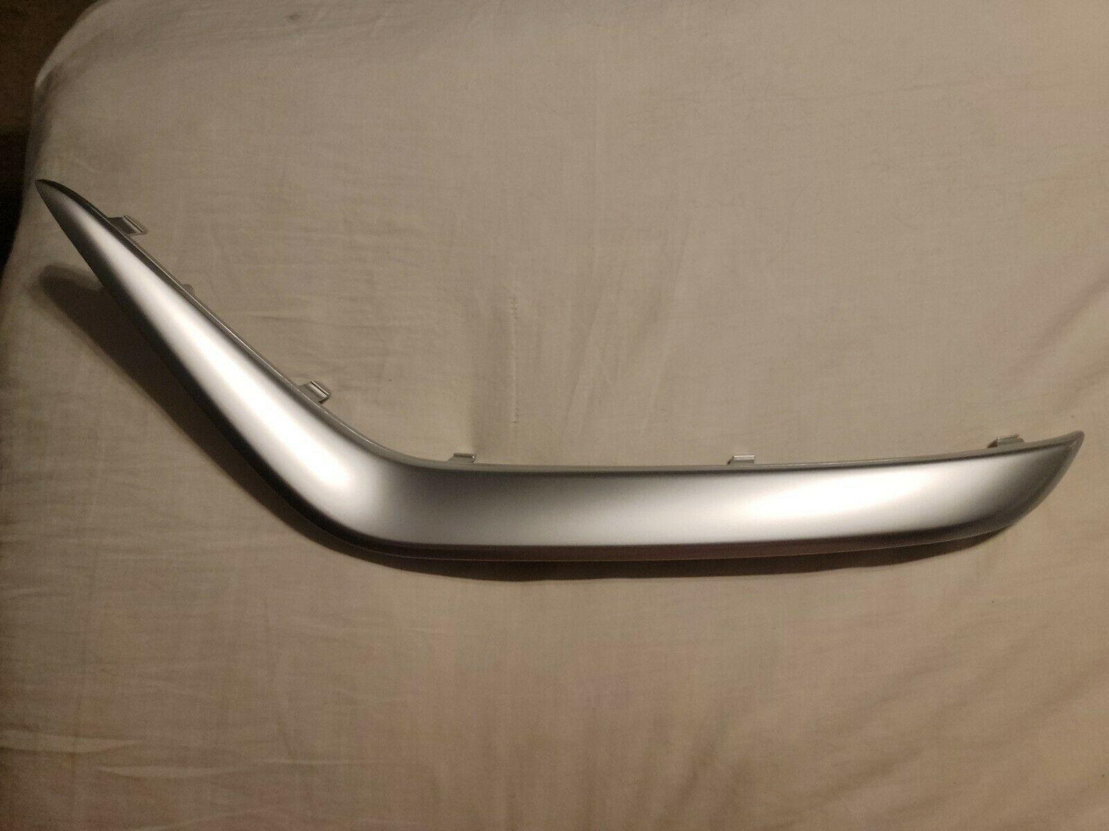 Moulure de pare-chocs arrière côté passager Kia Niro 2017-2019 Gris métallisé (sauf modèle hybride rechargeable), KI1147103