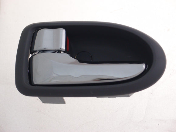 2000-2003 Mazda Mpv Door Handle Front Driver Side Inner Gray With Chrome