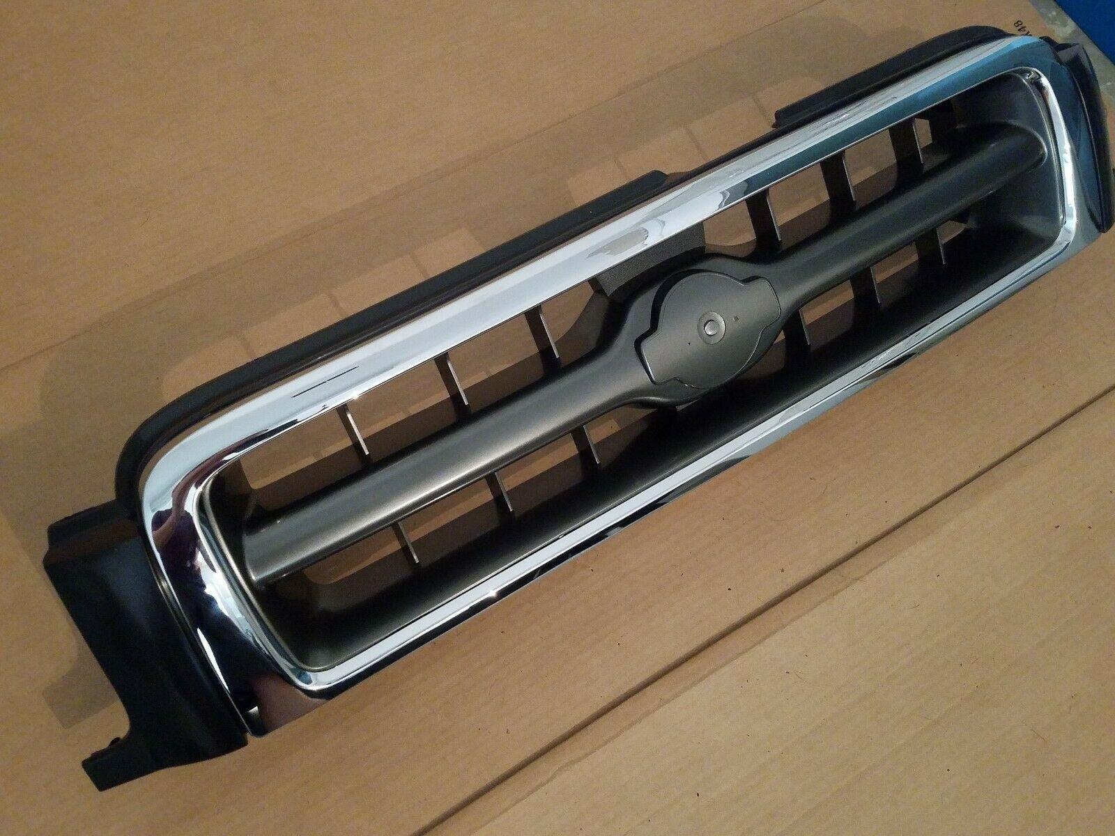 Calandre Nissan Pathfinder 1999-2001 Chrome/Argent/Gris anthracite Modèle LE à partir de décembre 1998, NI1200192