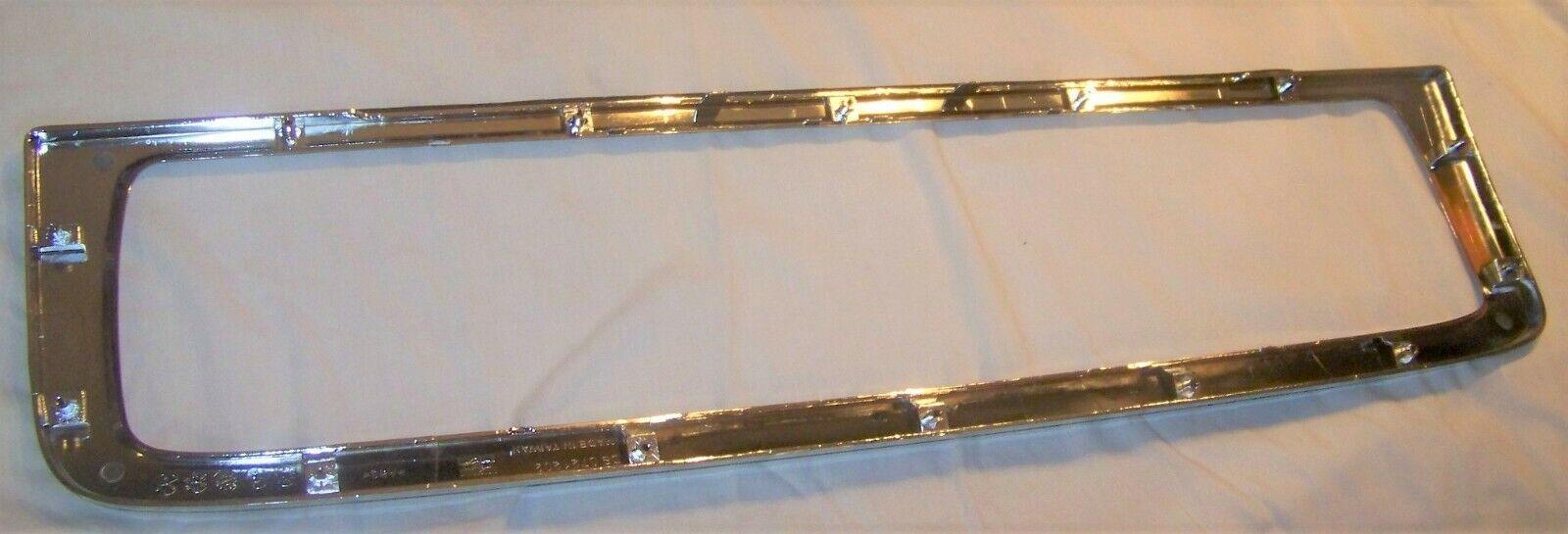 Moulure de calandre Nissan Pathfinder 1999-2001 LE, NI1210104