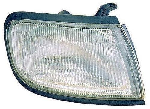 1995-1996 Nissan Maxima Side Marker Lamp Passenger Side
