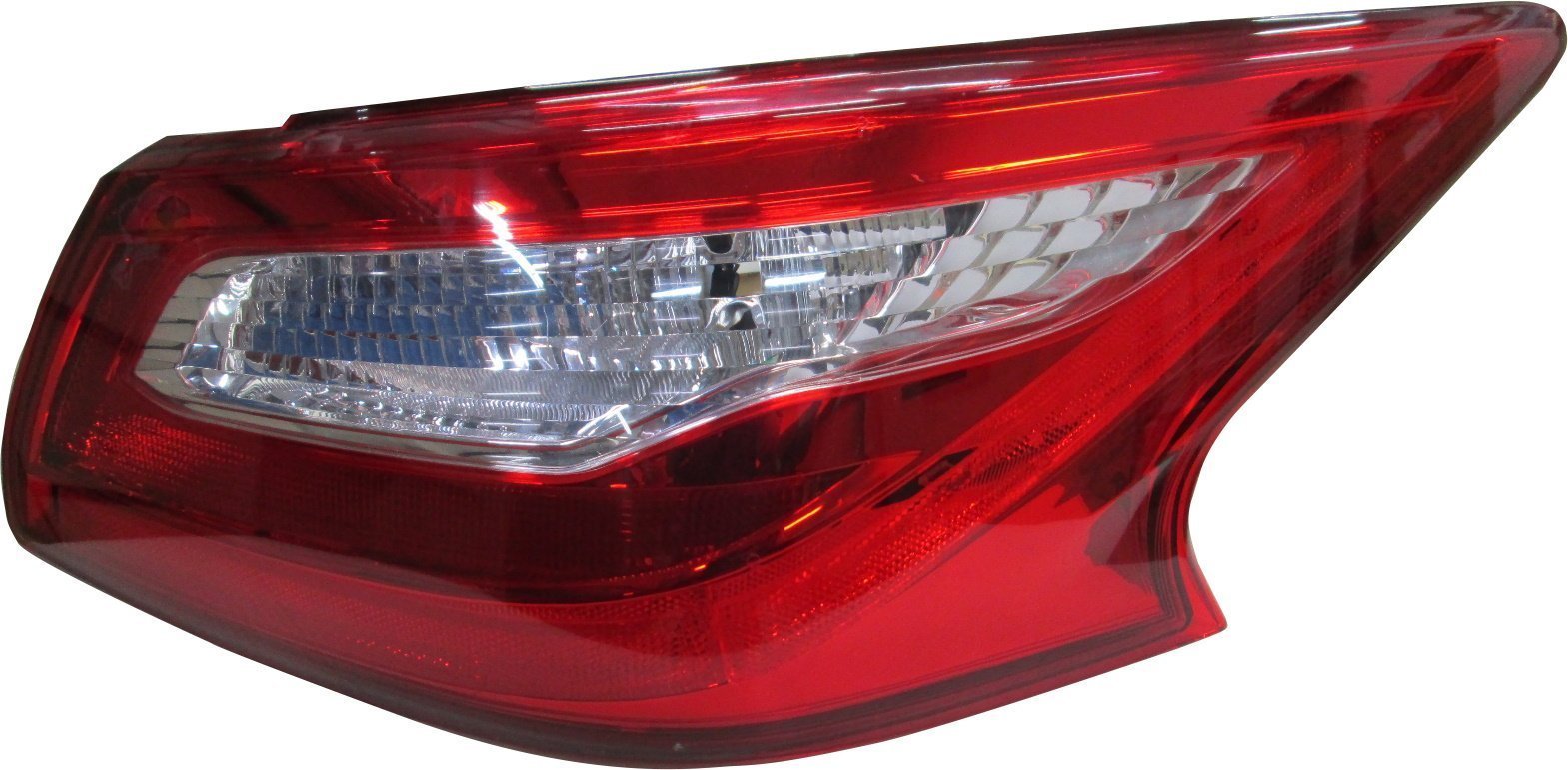 Feu arrière côté passager Nissan Altima 2018 sans boîtier fumé, NI2805112C - Hunt Parts