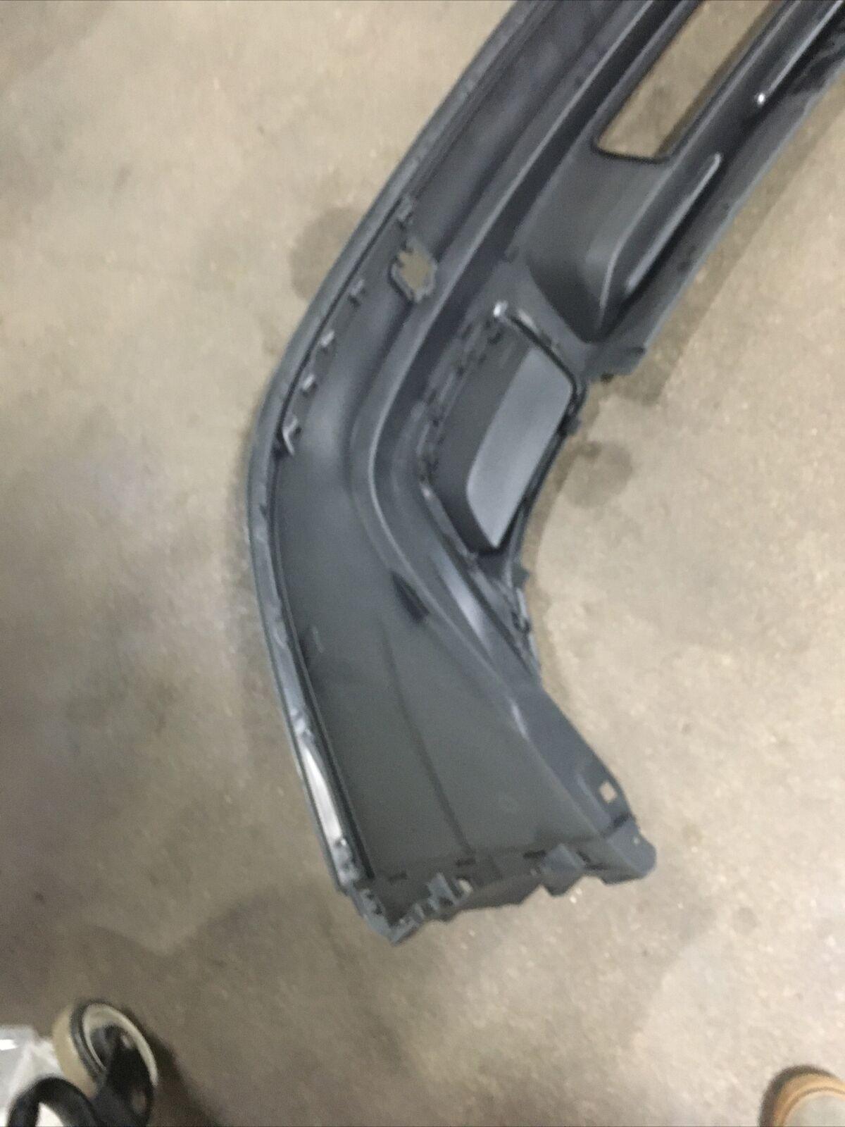 Pare-chocs arrière inférieur pour Volkswagen Tiguan 2018-2021, texturé, sans capteur/R-Line, avec trou d'attelage/moulure intégrée, VW1115113C